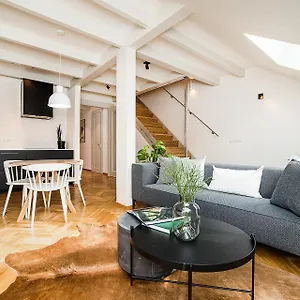 Large And Modern In The Heart Of Apartment